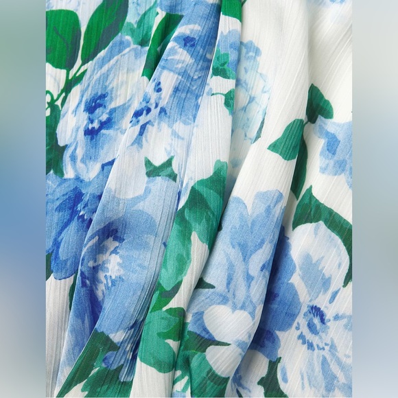 Line & Dot
Lisette Floral Long-Sleeve Maxi Dress - Picture 6 of 17